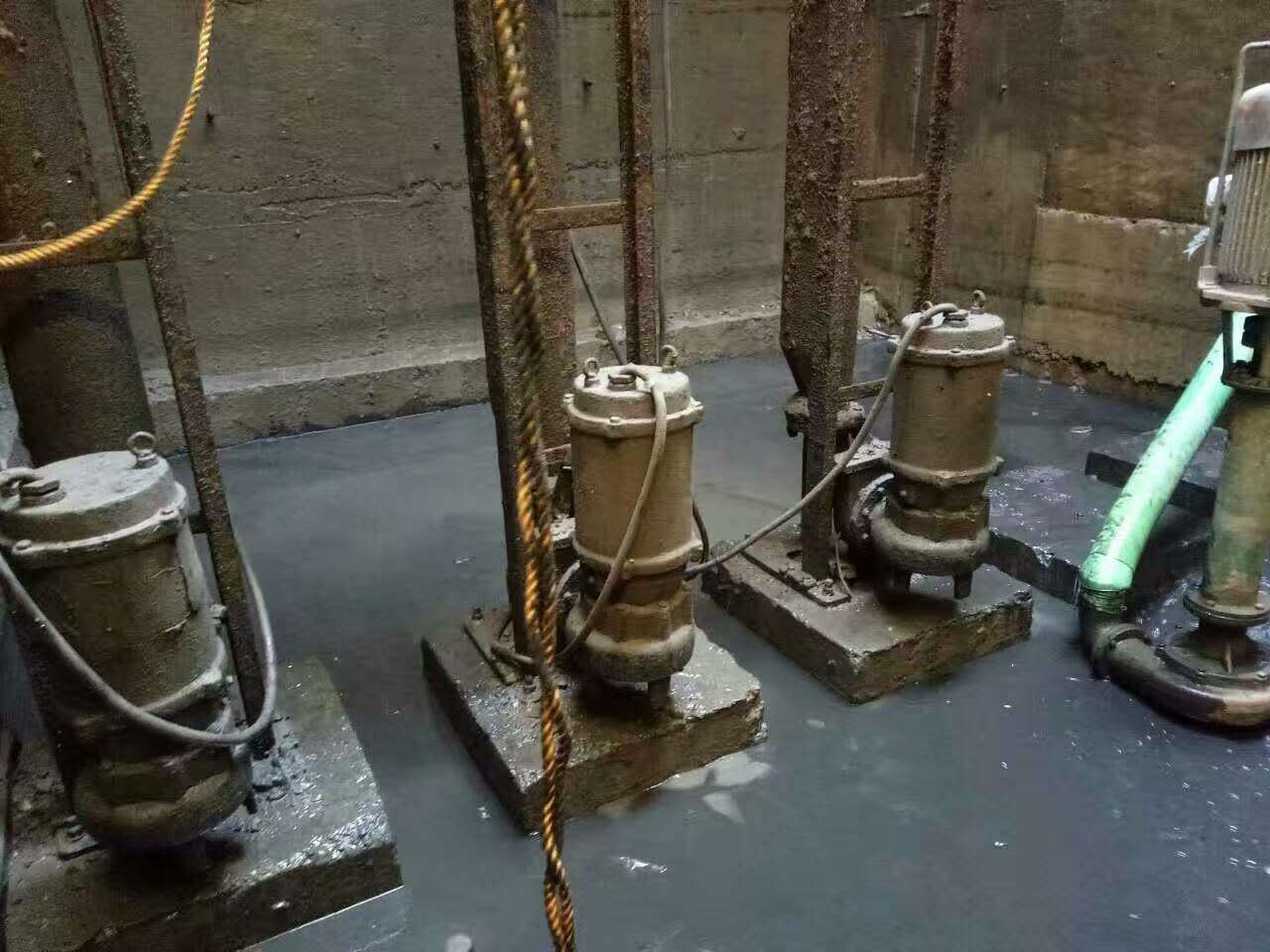 襄垣污水池清理